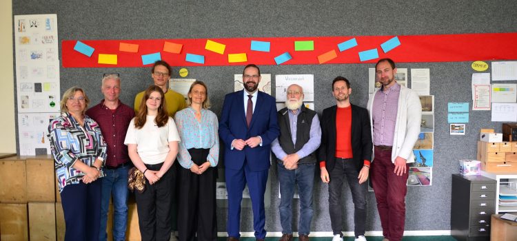 Ministerbesuch an der Montessorischule